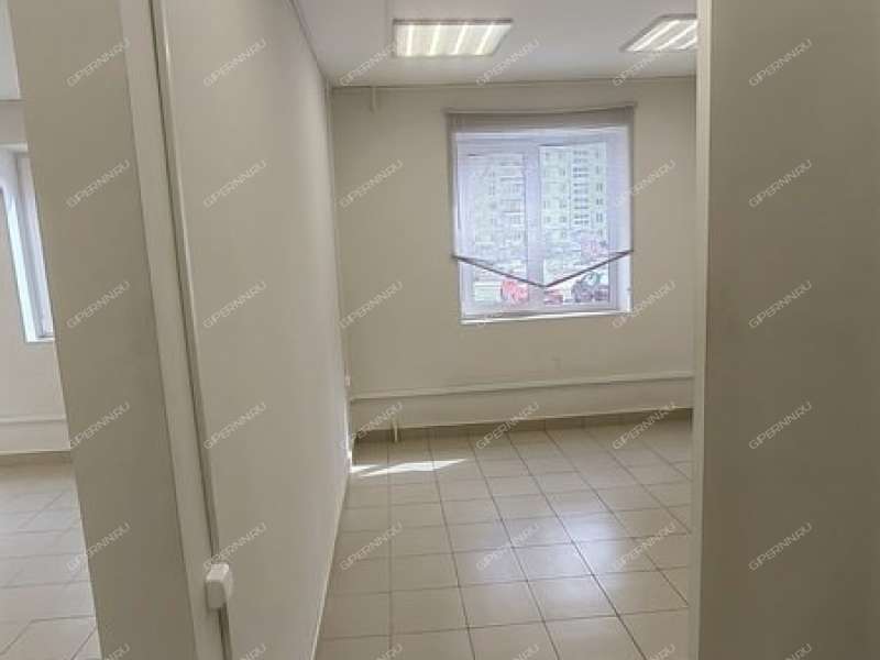 помещение под торговую площадь на улице Сергея Есенина