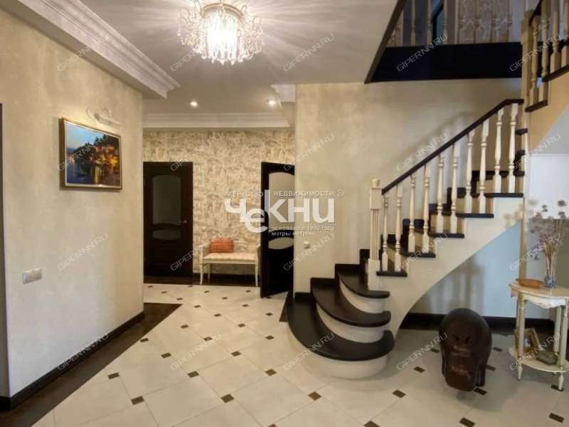 дом на Калухина село Великий Враг