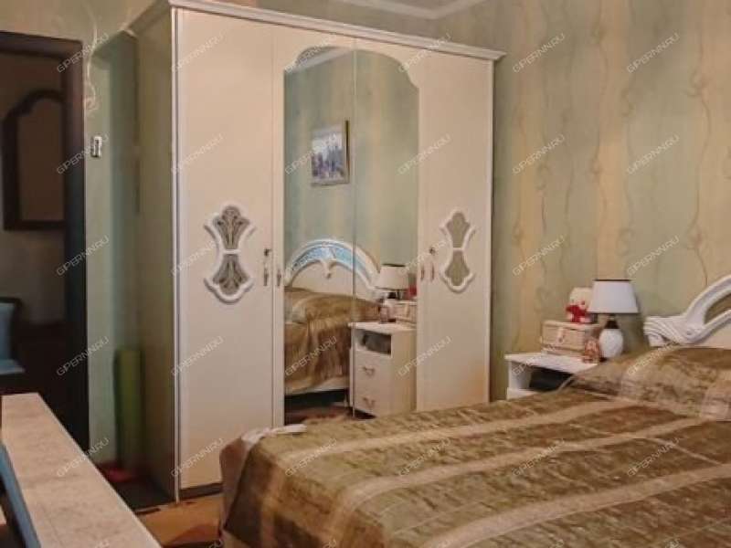 трёхкомнатная квартира на улице Красных Партизан дом 18