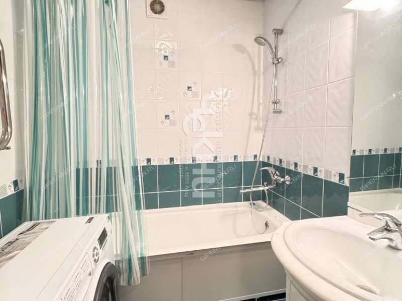 двухкомнатная квартира на улице Родионова дом 189/24