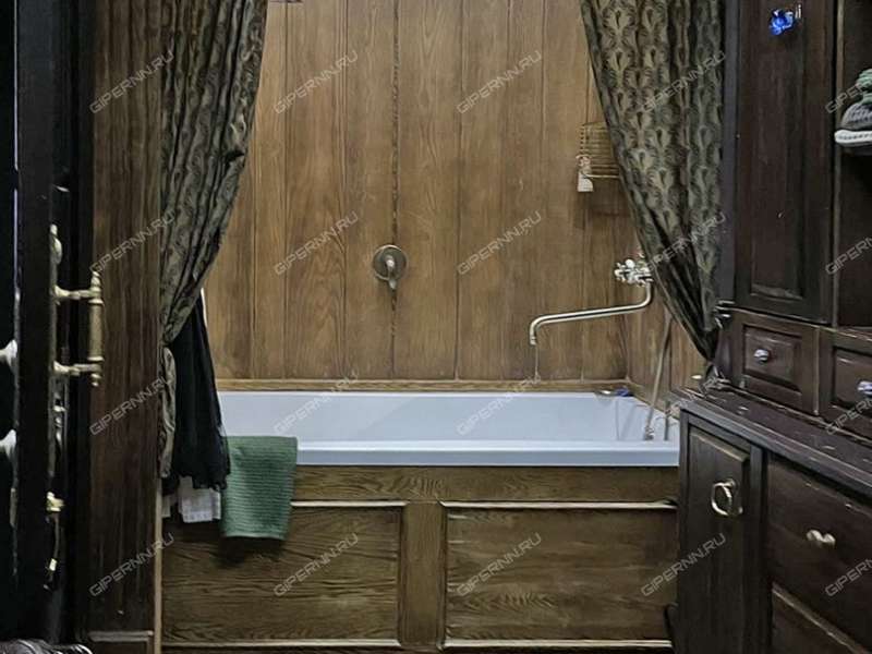 четырёхкомнатная квартира на улице Воровского дом 24