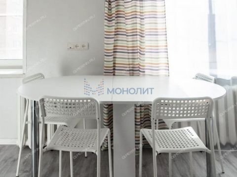 2-komnatnaya-ul-izhorskaya-d-37 фото