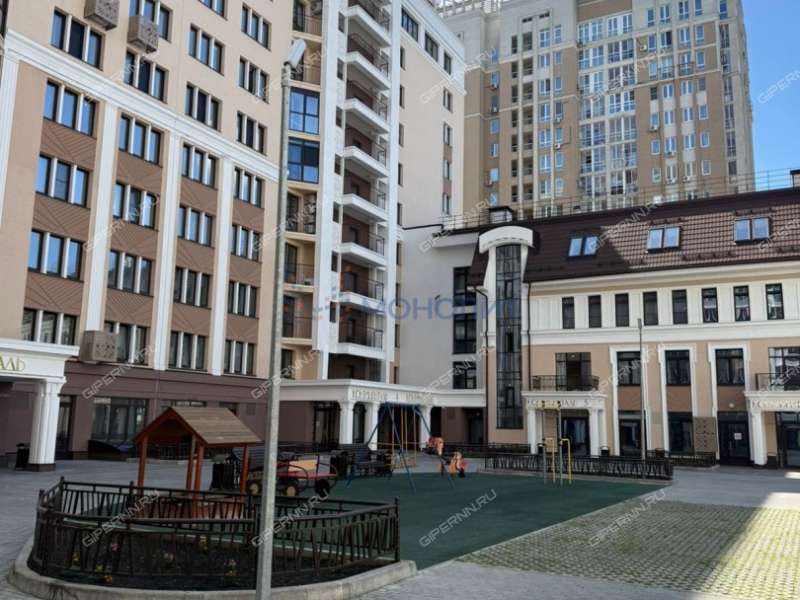 трёхкомнатная квартира на улице Белинского дом 66