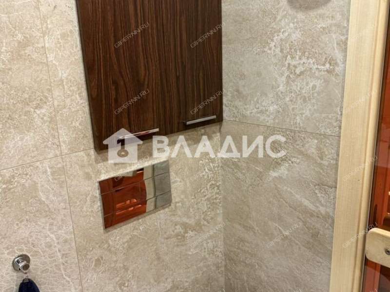 трёхкомнатная квартира на улице Большие Овраги дом 4