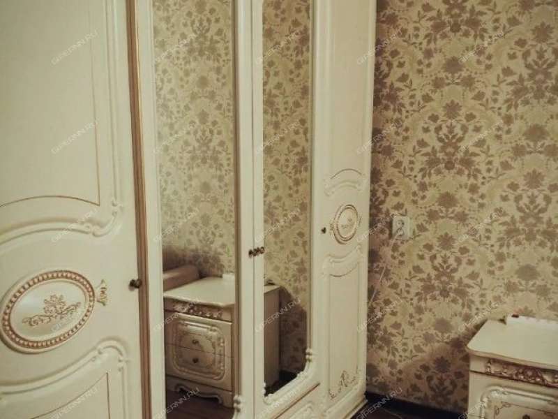 однокомнатная квартира на улице Юлиуса Фучика дом 7