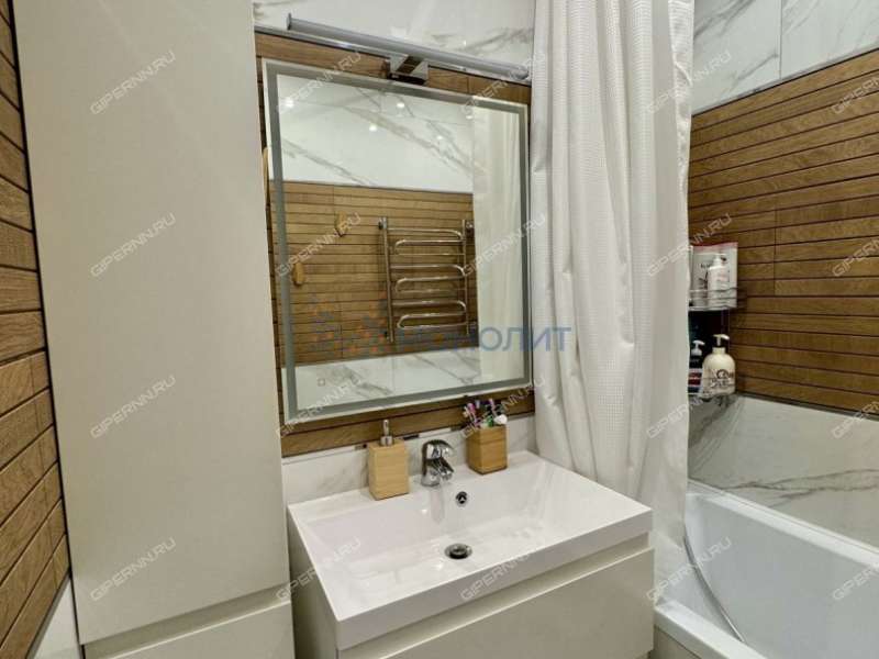 трёхкомнатная квартира на улице Июльских Дней дом 1 к2