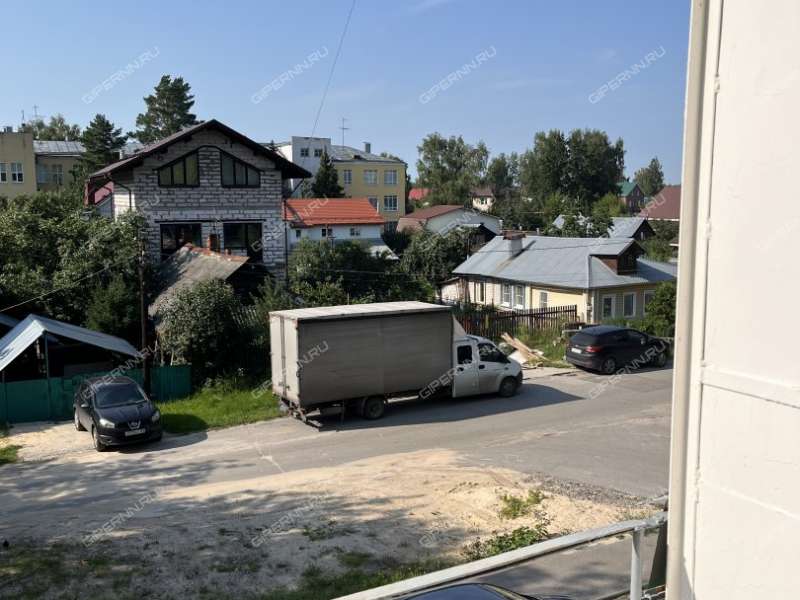 двухкомнатная квартира на улице Сутырина дом 22