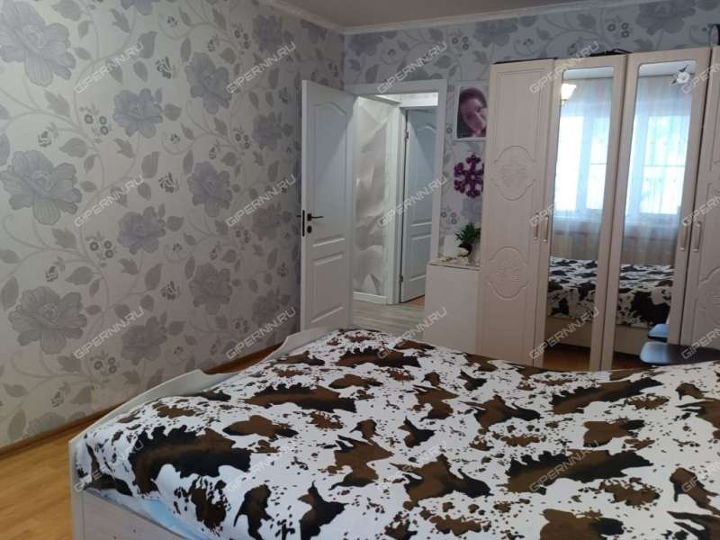 трёхкомнатная квартира на улице Маршала Жукова дом 22