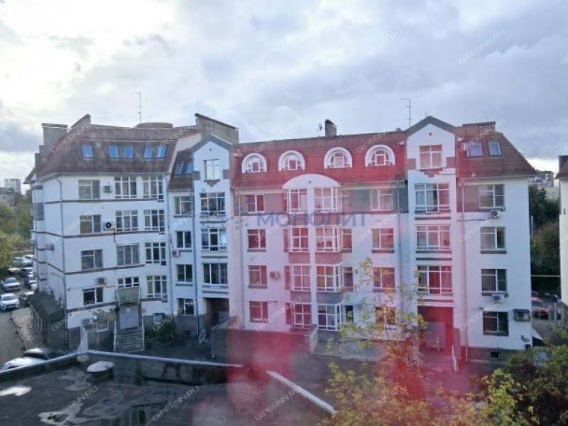 трёхкомнатная квартира на Большой Покровской улице дом 93б