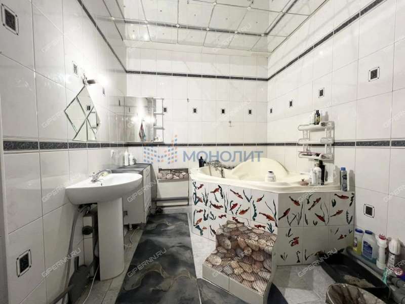 трёхкомнатная квартира на проспекте Ильича дом 33