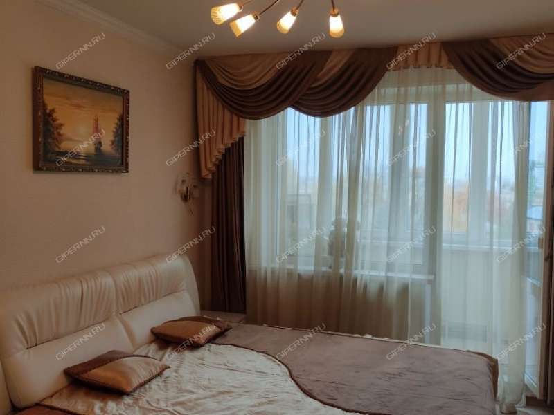 трёхкомнатная квартира на улице Коминтерна дом 22