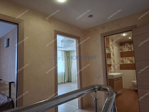 4-komnatnaya-ul-rodionova-d-197-k1 фото