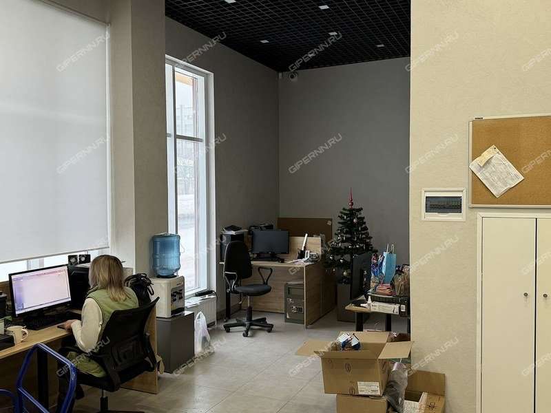 помещение под торговую площадь на Салганской улице