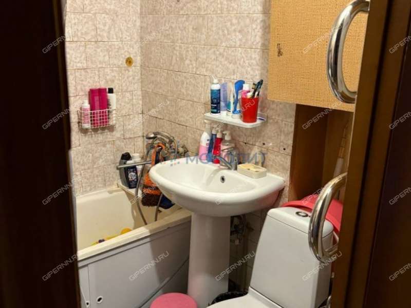 трёхкомнатная квартира на улице Василия Иванова дом 19