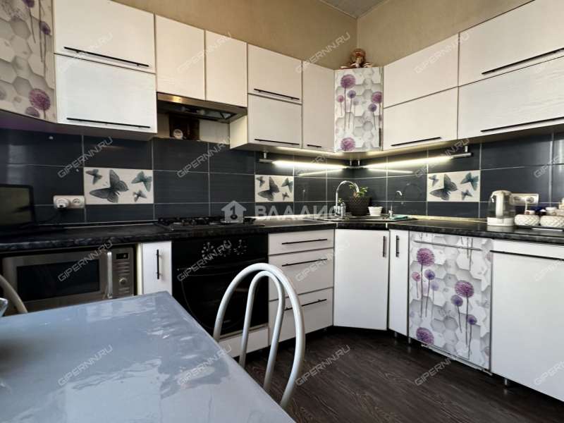 трёхкомнатная квартира на улице Буревестника дом 14