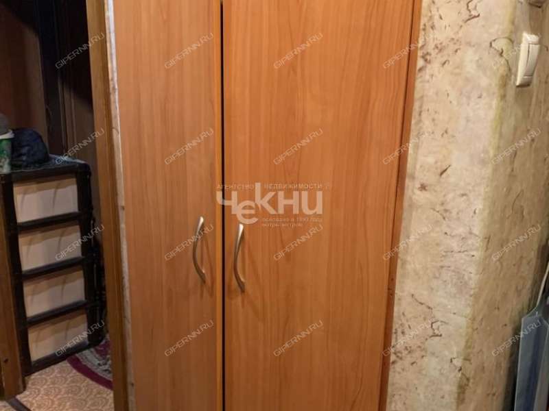 трёхкомнатная квартира на улице Красных Зорь дом 23
