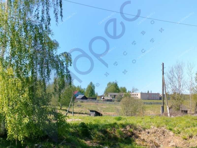 помещение под коммерческую недвижимость на Центральной улице деревня Берёзово