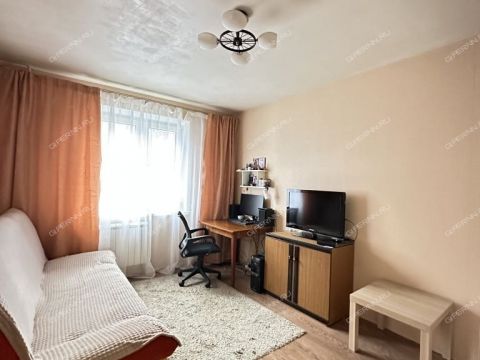 3-komnatnaya-ul-strokina-d-9 фото