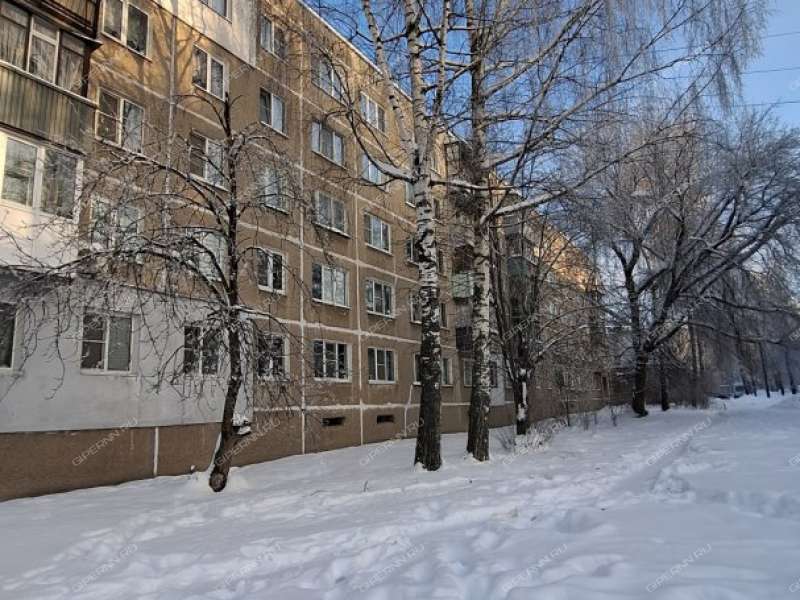 трёхкомнатная квартира в 3-м микрорайоне дом 22 город Кстово