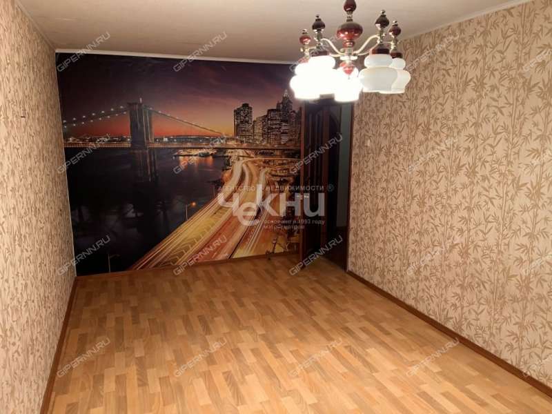 трёхкомнатная квартира на улице имени Генерала Ивлиева дом 33