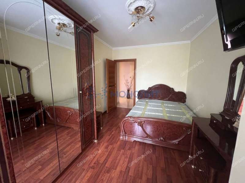 трёхкомнатная квартира на улице Бурденко дом 35