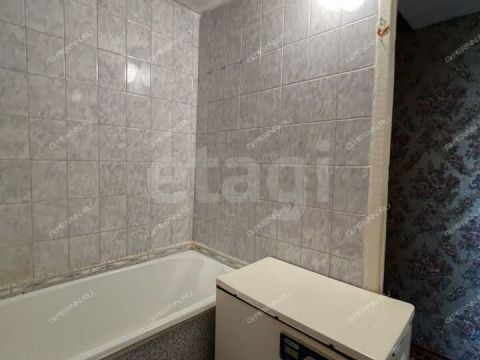 1-komnatnaya-ul-admirala-makarova-d-8-k1 фото