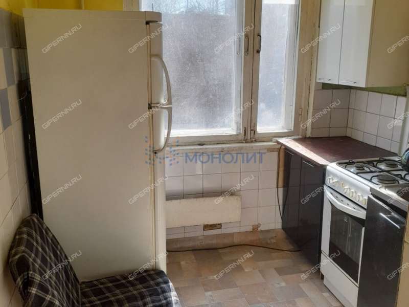 четырёхкомнатная квартира на бульваре 60-летия Октября дом 12