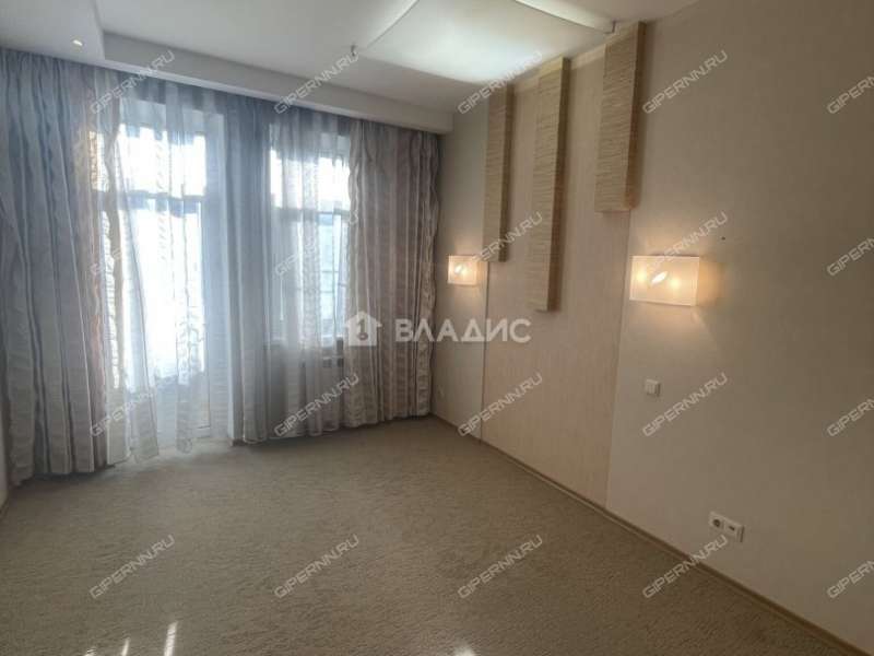 трёхкомнатная квартира на улице Ефремова дом 4