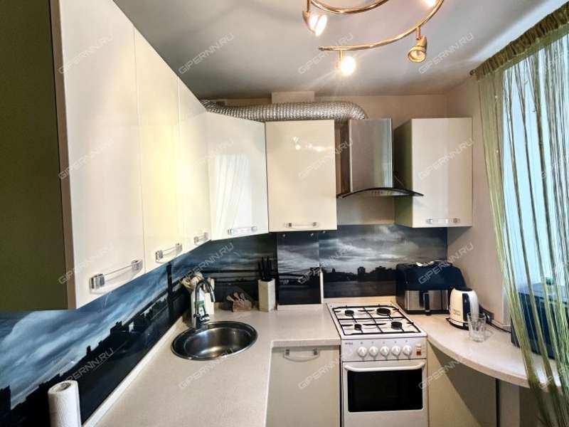 трёхкомнатная квартира на Совнаркомовской улице дом 28