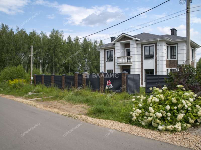 дом на  деревня Утечино