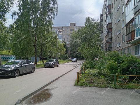 3-komnatnaya-ul-barenca-d-9 фото