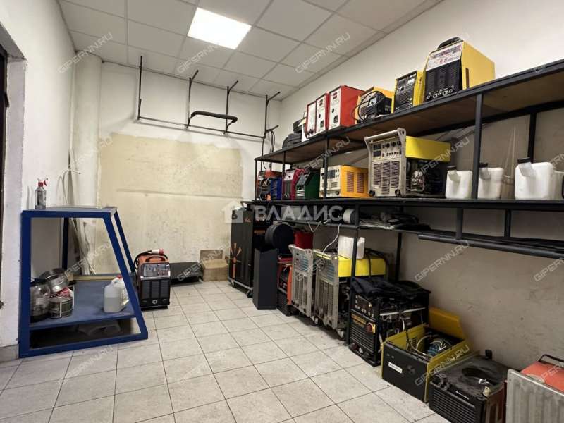 здание под офис, торговую площадь на улице Новые Пески