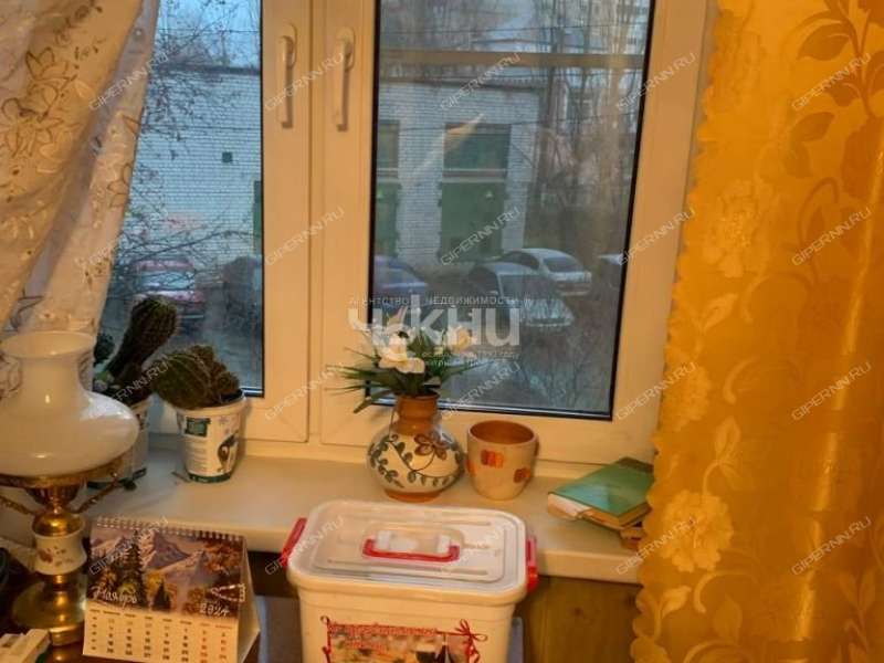 трёхкомнатная квартира на улице Красных Зорь дом 23