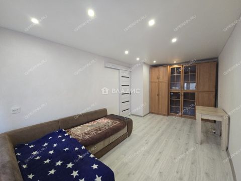 1-komnatnaya-ul-geroya-yuriya-smirnova-d-19 фото