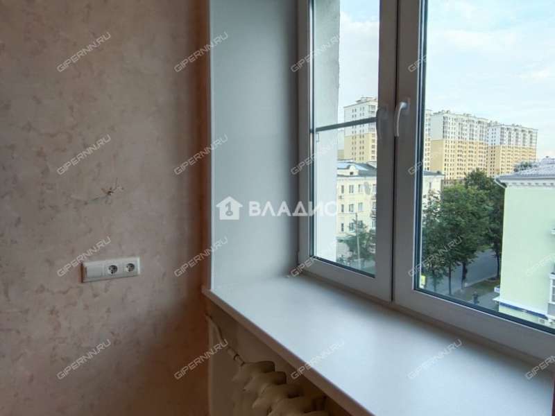 трёхкомнатная квартира на улице Страж Революции дом 7/5