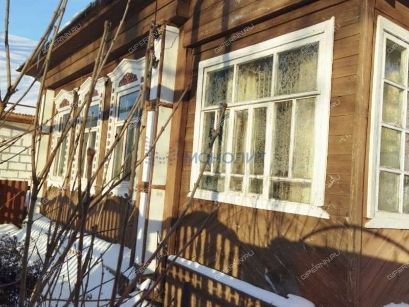 дом на Центральной улице село Дубское