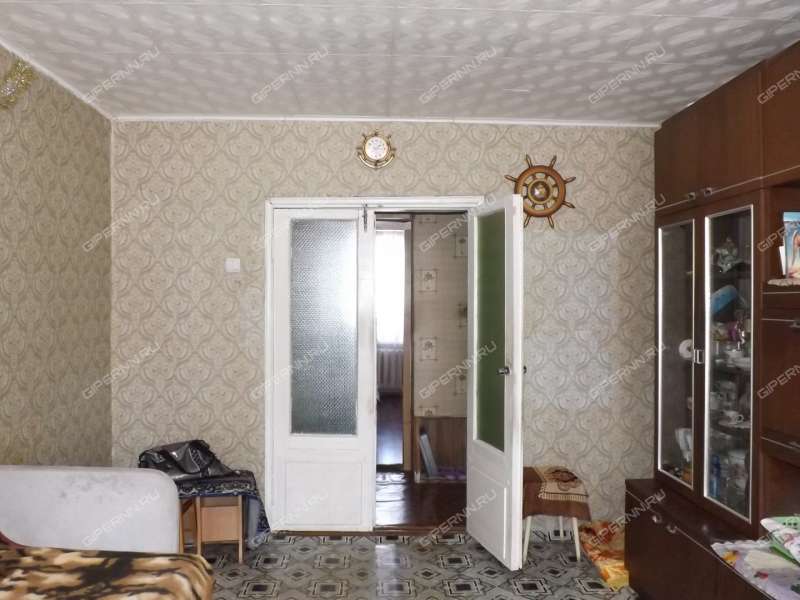 трёхкомнатная квартира в переулке Воровского дом 9 город Бор