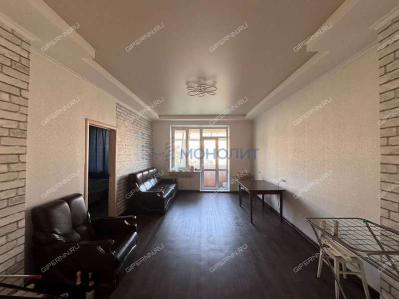 трёхкомнатная квартира на проспекте Кирова дом 10