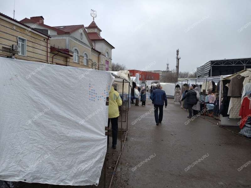 помещение под помещение свободного назначения, торговую площадь на Советской площади город Балахна