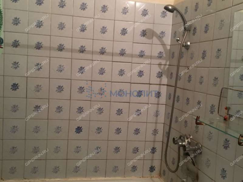 двухкомнатная квартира на улице Верхнепечёрская дом 1