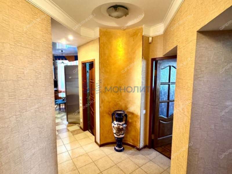 трёхкомнатная квартира на Верхне-Волжской набережной дом 17