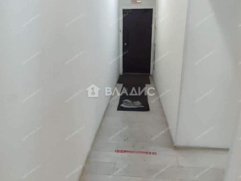 здание под офис, торговую площадь на Новой улице