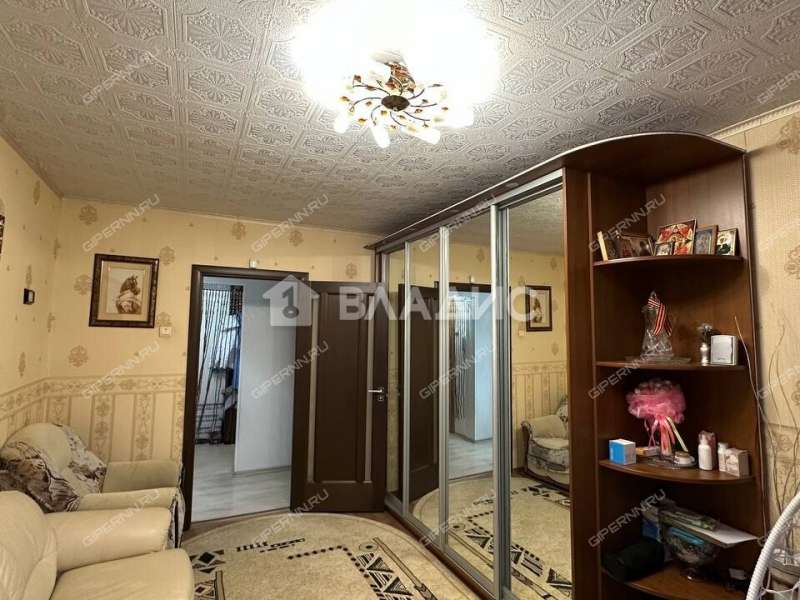 трёхкомнатная квартира на улице Старых Производственников дом 20