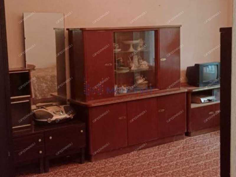 трёхкомнатная квартира на улице Героя Безрукова дом 8