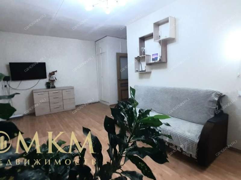 четырёхкомнатная квартира на Московском шоссе дом 225