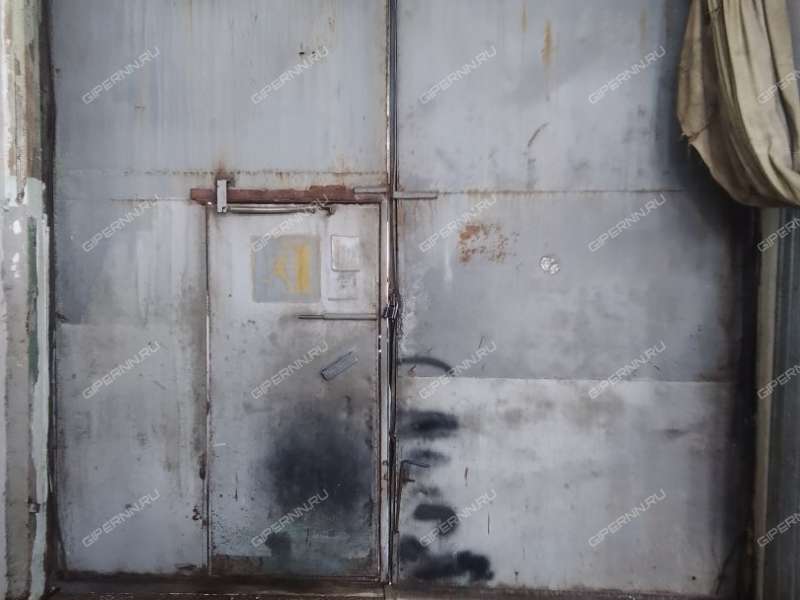 помещение под склад, производственную площадь на улице Адмирала Нахимова