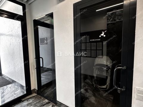 2-komnatnaya-ul-eniseyskaya-d-1a фото