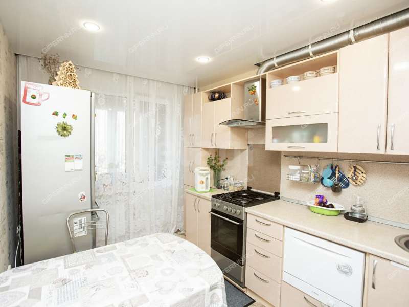 трёхкомнатная квартира на Днепропетровской улице дом 16