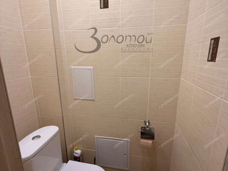 трёхкомнатная квартира на улице Челюскинцев дом 2