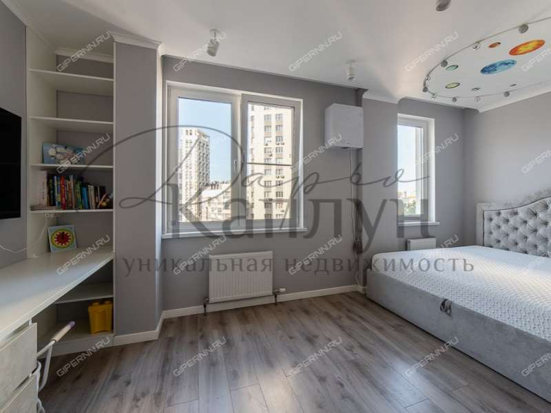 четырёхкомнатная квартира на улице Маршала Баграмяна дом 1